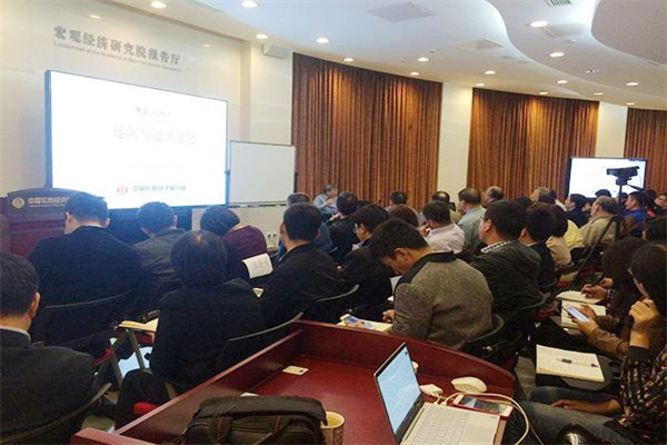 时薪超30美元！星巴克工会拒绝每年加薪2%提议：缺乏对工作时间、医疗福利和立即加薪保障，公司没有真诚谈判